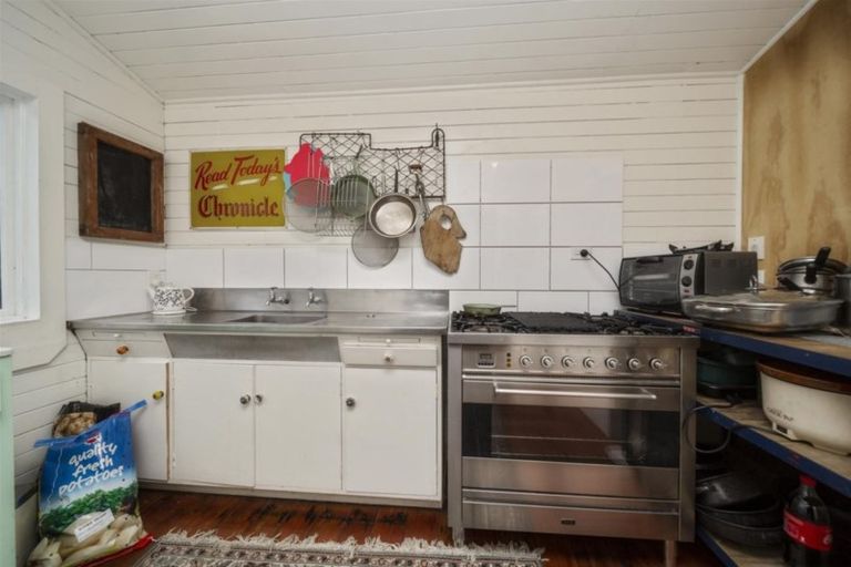 Photo of property in 39 Tauhuri Street, Manaia, 4612