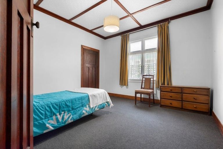 Photo of property in 17 Milverton Avenue, Hokowhitu, Palmerston North, 4410