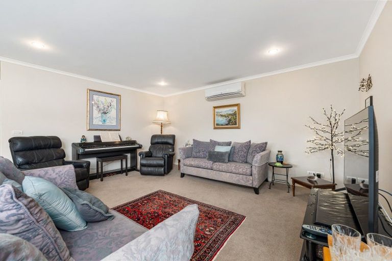 Photo of property in 10 Lancewood Avenue, Feilding, 4702