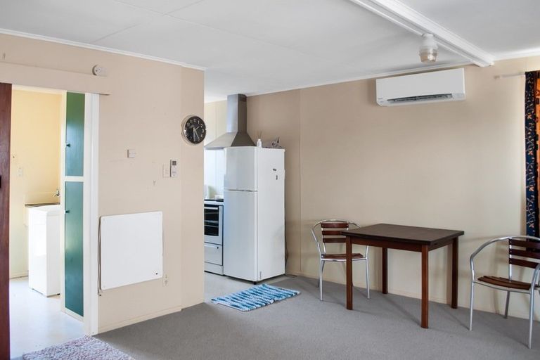Photo of property in 26 Simons Street, Moturoa, New Plymouth, 4310