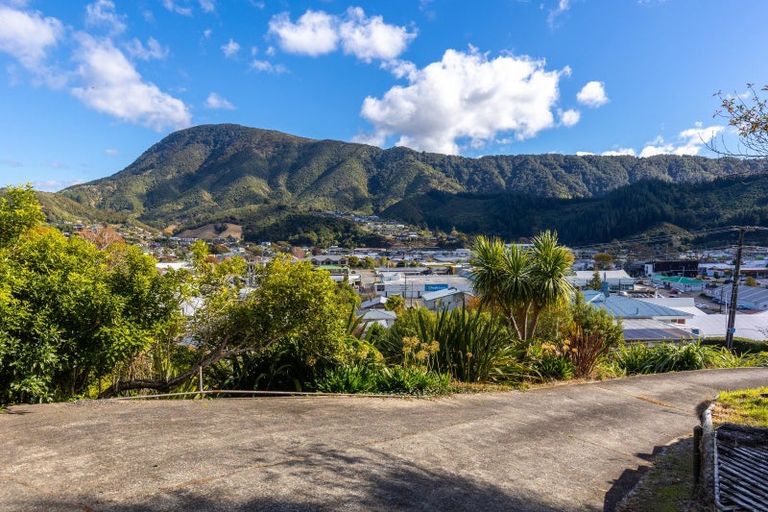 Photo of property in 8 Taranaki Street, Picton, 7220