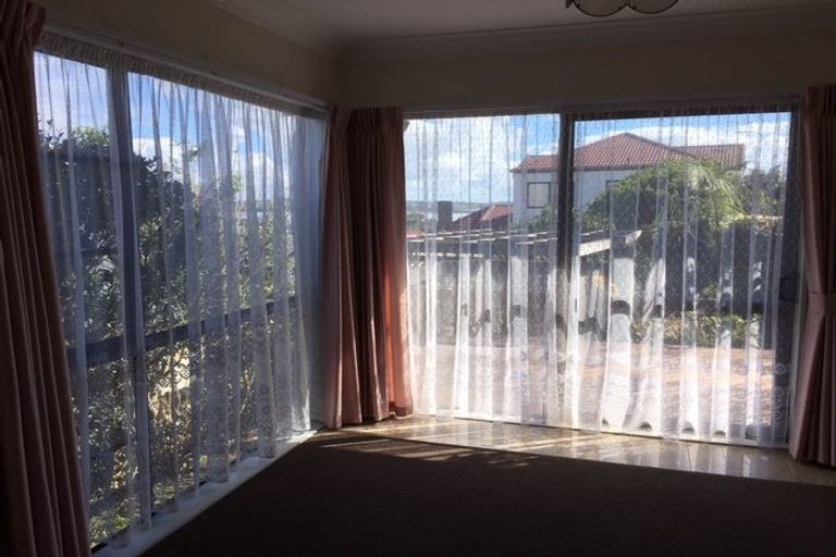 Photo of property in 39 Loloma Drive, Half Moon Bay, Auckland, 2012