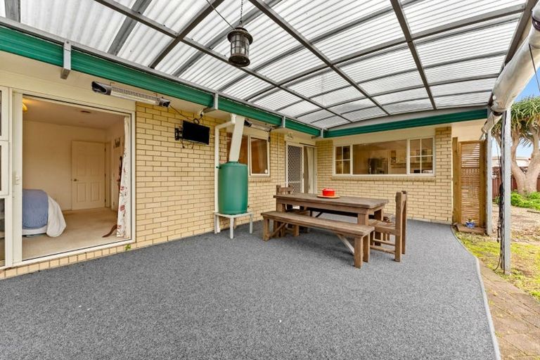 Photo of property in 6 Pono Place, Waiuku, 2123