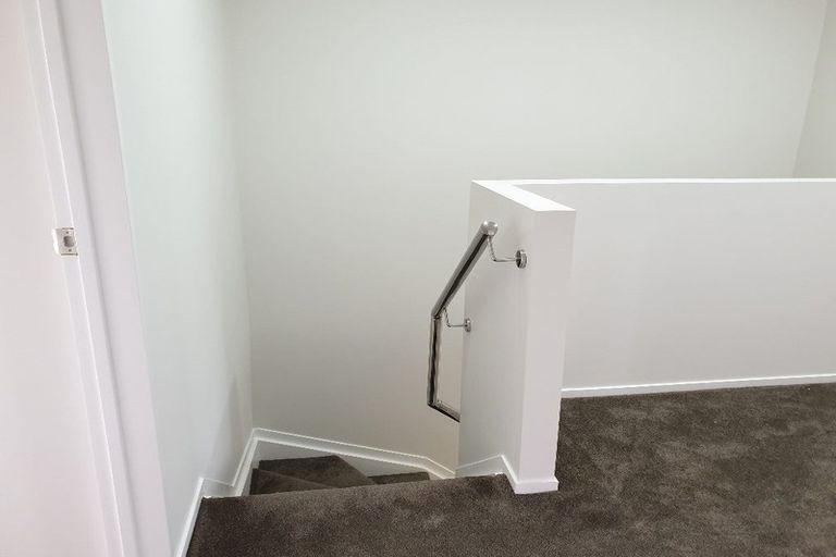 Photo of property in 4225a Great North Road, Glendene, Auckland, 0602