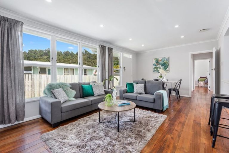 Photo of property in 18 Delaney Drive, Stokes Valley, Lower Hutt, 5019