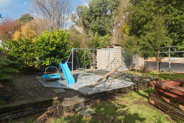 Photo of property in 16 Kowhai Street, Tokomaru, Palmerston North, 4474