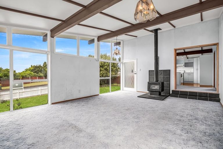 Photo of property in 28 Eyre Street, Henderson, Auckland, 0612