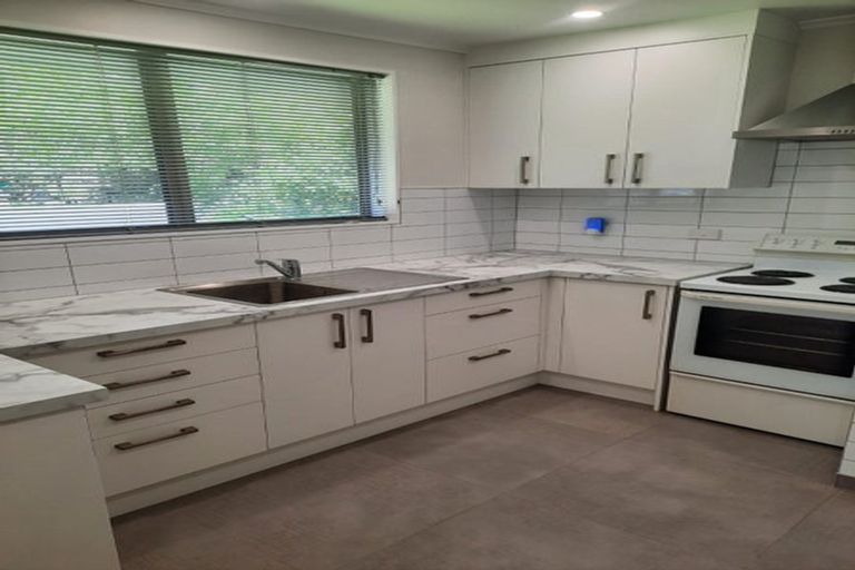 Photo of property in 1/110 Pinehaven Road, Pinehaven, Upper Hutt, 5019