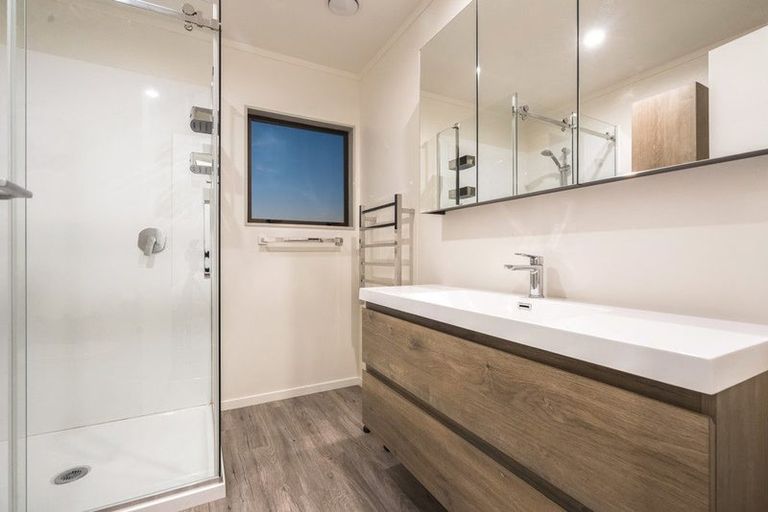 Photo of property in 1/29 Barberton Terrace, Red Hill, Papakura, 2110