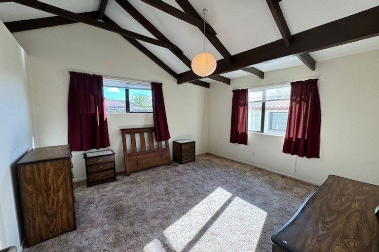 Photo of property in 2/58 Marlow Road, Aranui, Christchurch, 8061