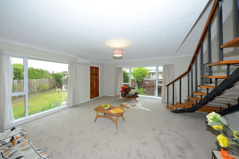 Photo of property in 2/107a Aorangi Road, Bryndwr, Christchurch, 8053