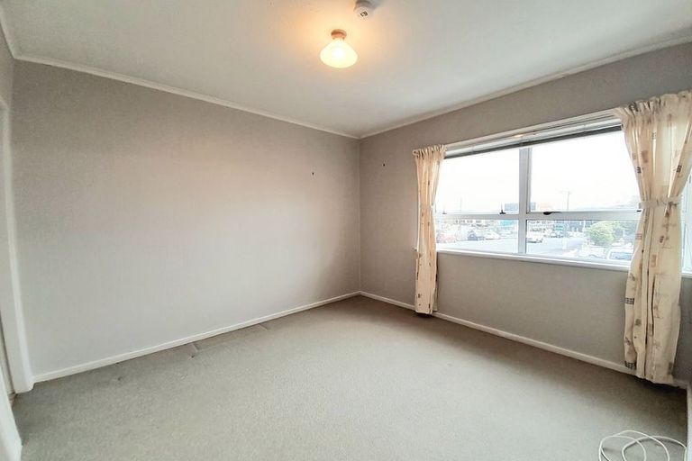 Photo of property in 5b Rosebank Road, Avondale, Auckland, 1026