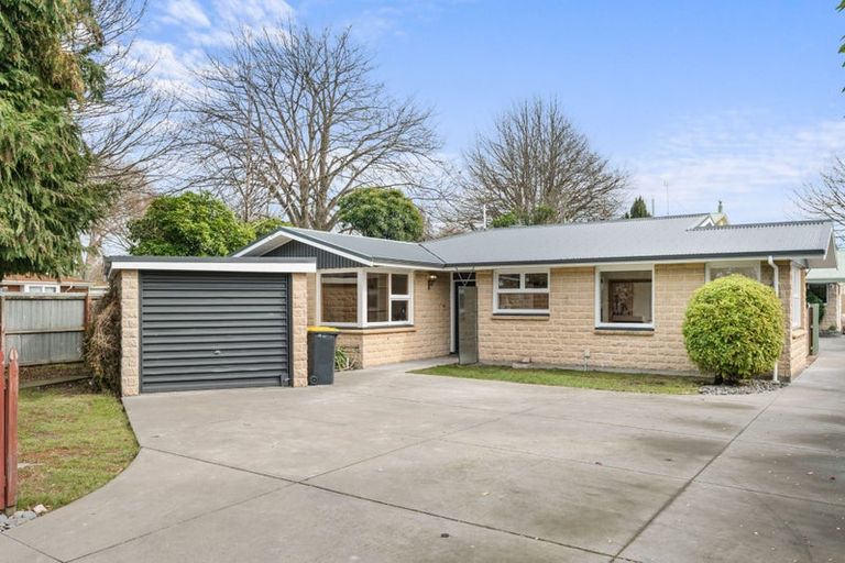 Photo of property in 1/115 Withells Road, Avonhead, Christchurch, 8042