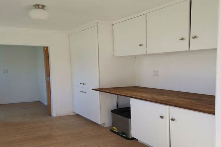 Photo of property in 1/95c Captain Scott Road, Glen Eden, Auckland, 0602