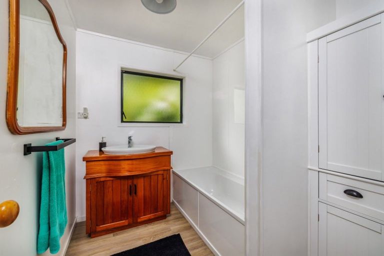 Photo of property in 32 Amokura Drive, Kerikeri, 0230