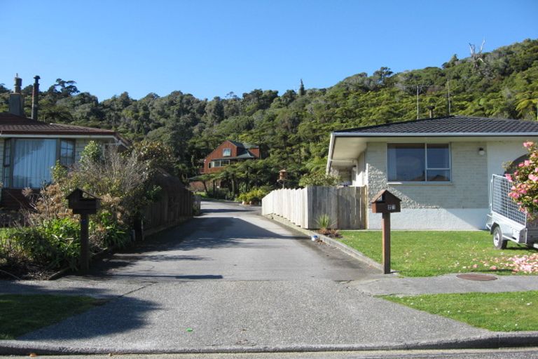 Photo of property in 19 Loris Place, Karoro, Greymouth, 7805