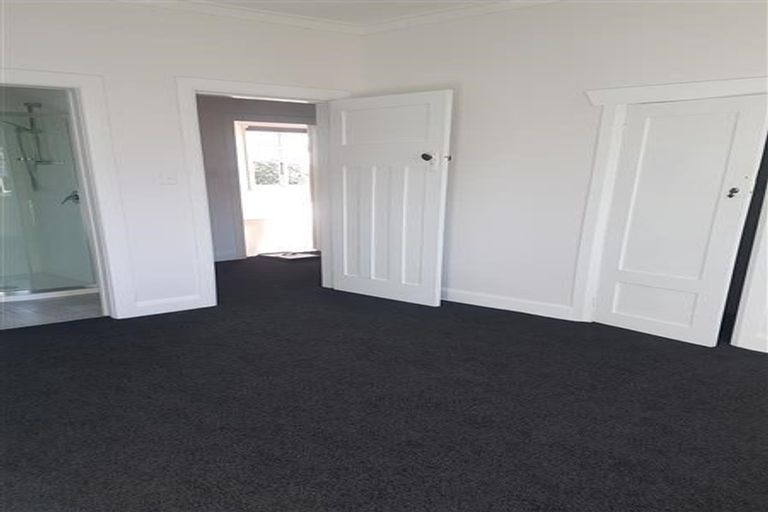 Photo of property in 2 Chilman Street, Strandon, New Plymouth, 4312