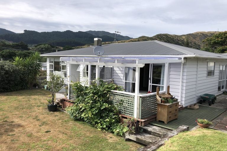Photo of property in 4 Clarkes Crescent, Paekakariki, 5034