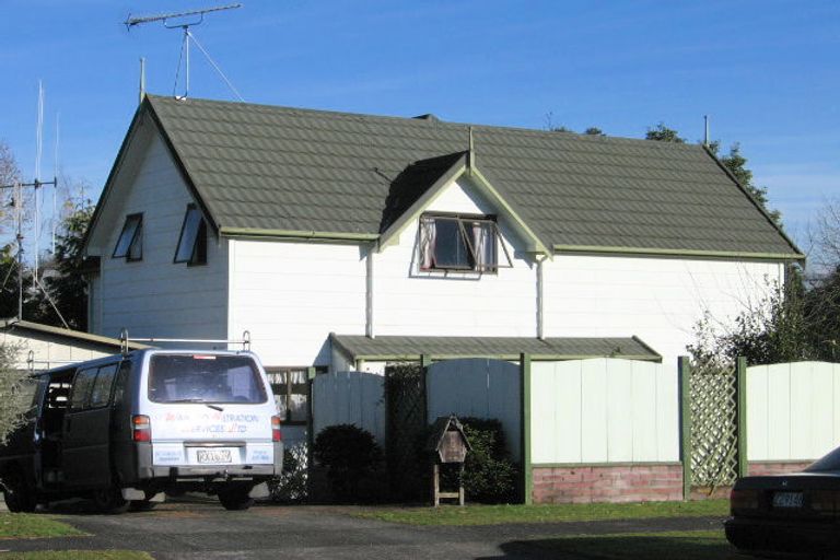 Photo of property in 2 Homestead Place, Glenview, Hamilton, 3206