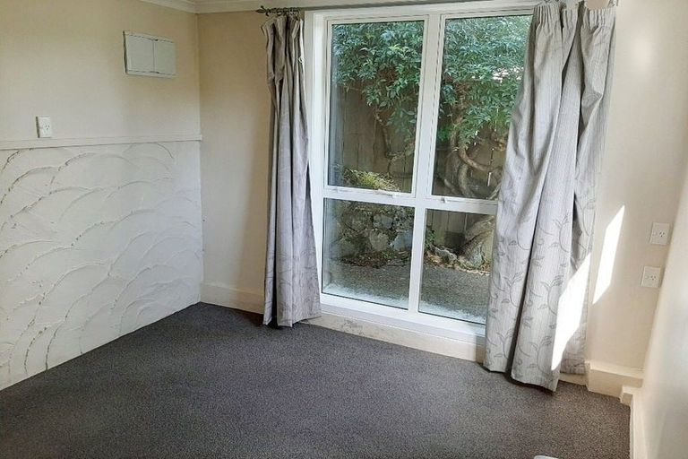 Photo of property in 43 Warwick Street, Wilton, Wellington, 6012