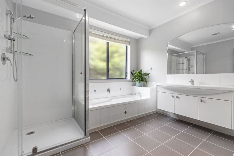 Photo of property in 30 Seabreeze Place, Papamoa Beach, Papamoa, 3118