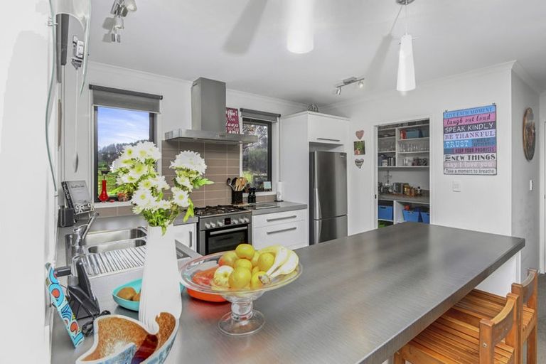 Photo of property in 18 Bird Road, Pirongia, Te Awamutu, 3876