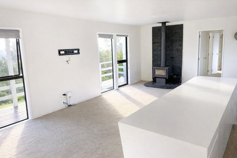 Photo of property in 22 Cleat Street, Whitby, Porirua, 5024