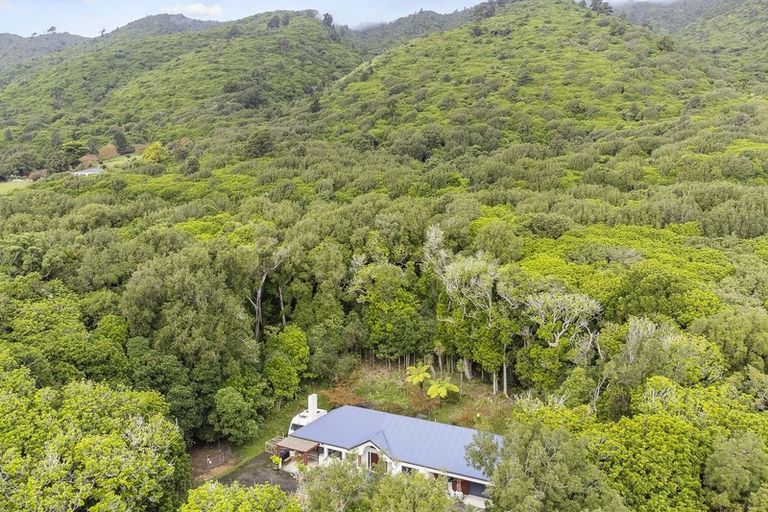 Photo of property in 103 Huia Street, Waikanae, 5391