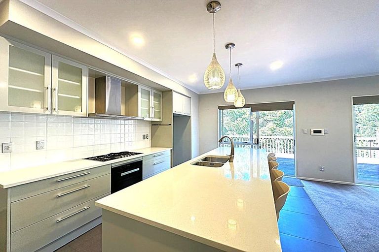 Photo of property in 9 Lucca Crescent, Flat Bush, Auckland, 2019