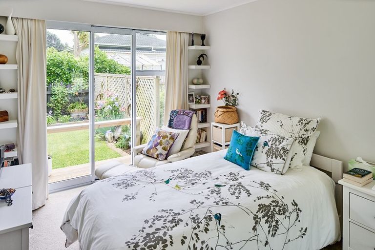 Photo of property in 8/238 Muritai Road, Eastbourne, Lower Hutt, 5013