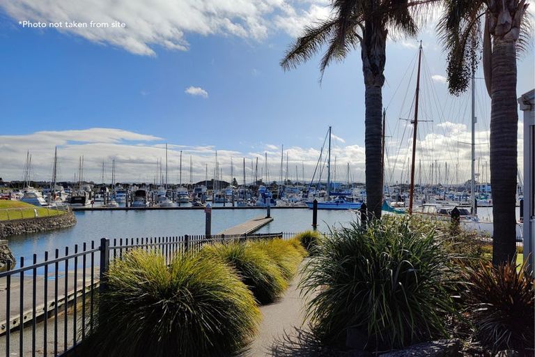 Photo of property in 25 Te Piriti Road, One Tree Point, 0118