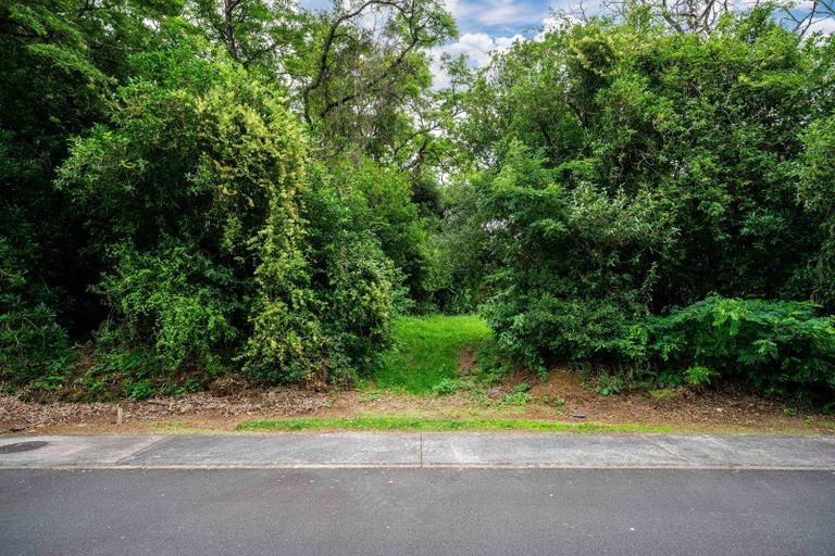 Photo of property in 70 Parawera Drive, Acacia Bay, Taupo, 3330