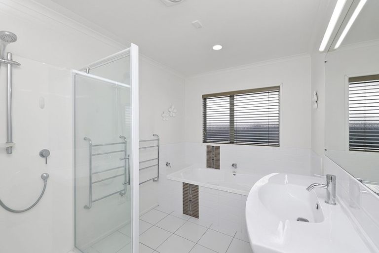 Photo of property in 71 Karamea Street, Whalers Gate, New Plymouth, 4310