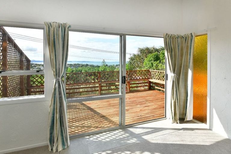 Photo of property in 22 Scott Road, Stanmore Bay, Whangaparaoa, 0932