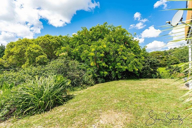 Photo of property in 4 Skelton Crescent, Paparoa, 0571