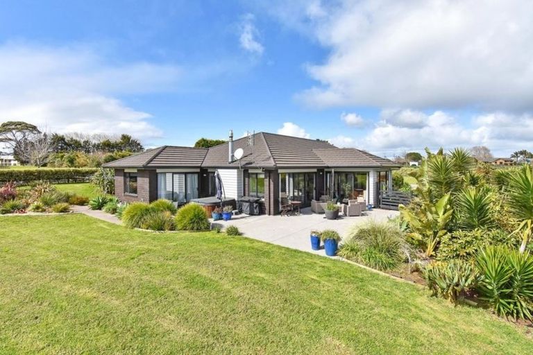 Photo of property in 35 Church View Road, Waiau Pa, Pukekohe, 2679