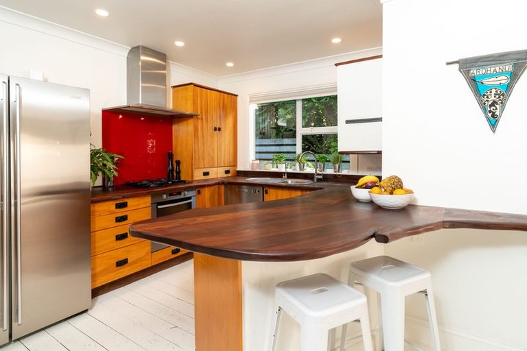 Photo of property in 22 Aperahama Street, Paekakariki, 5034