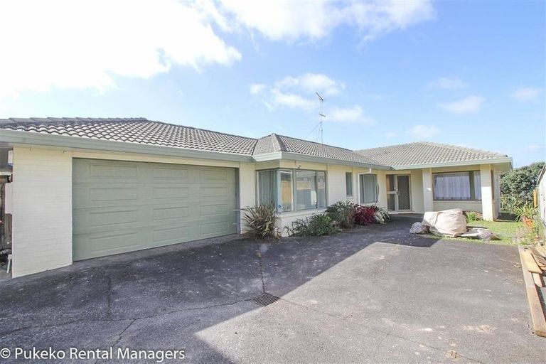 Photo of property in 2/28 Carnoustie Drive, Wattle Downs, Auckland, 2103