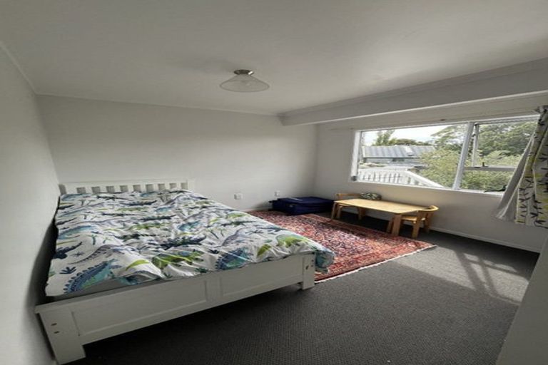 Photo of property in 27 Cedar Heights Avenue, Massey, Auckland, 0614