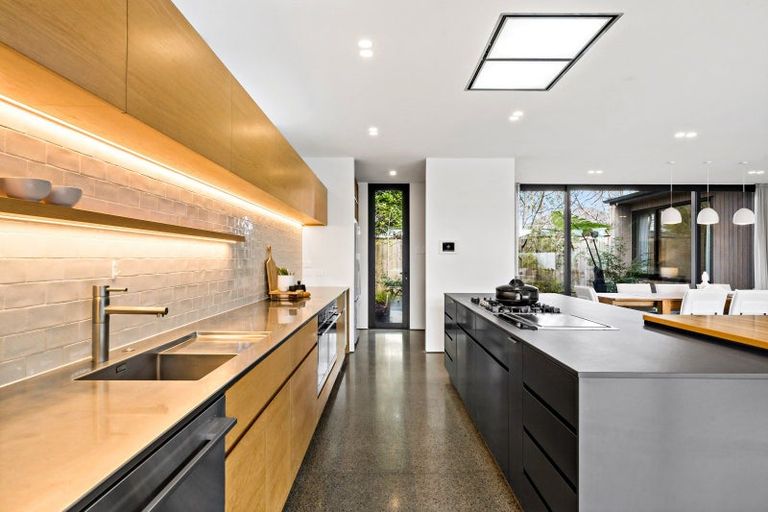 Photo of property in 106a Godden Crescent, Mission Bay, Auckland, 1071