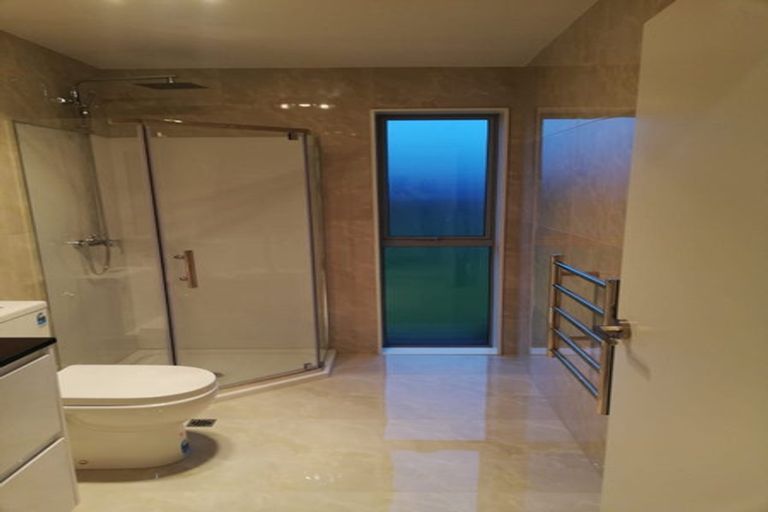 Photo of property in 4035c Great North Road, Glen Eden, Auckland, 0602