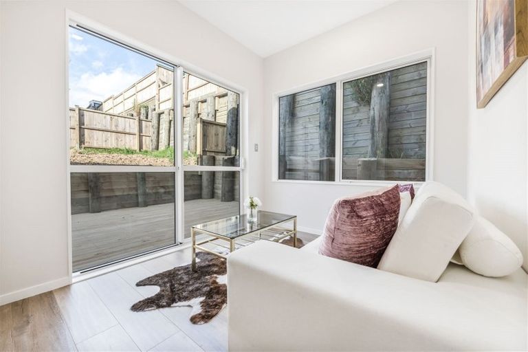 Photo of property in 12 Haku Road, Flat Bush, Auckland, 2019