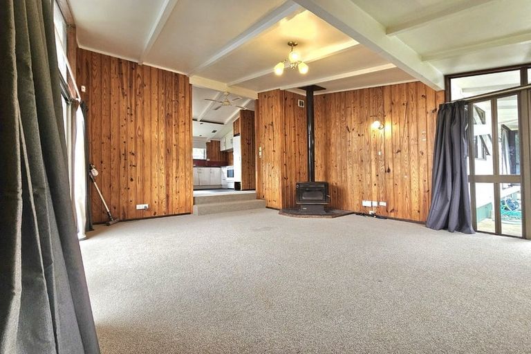 Photo of property in 12 Heaphy Street, Westown, New Plymouth, 4310