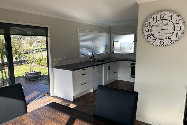 Photo of property in 14 Lakemere Way, Kinloch, Taupo, 3377