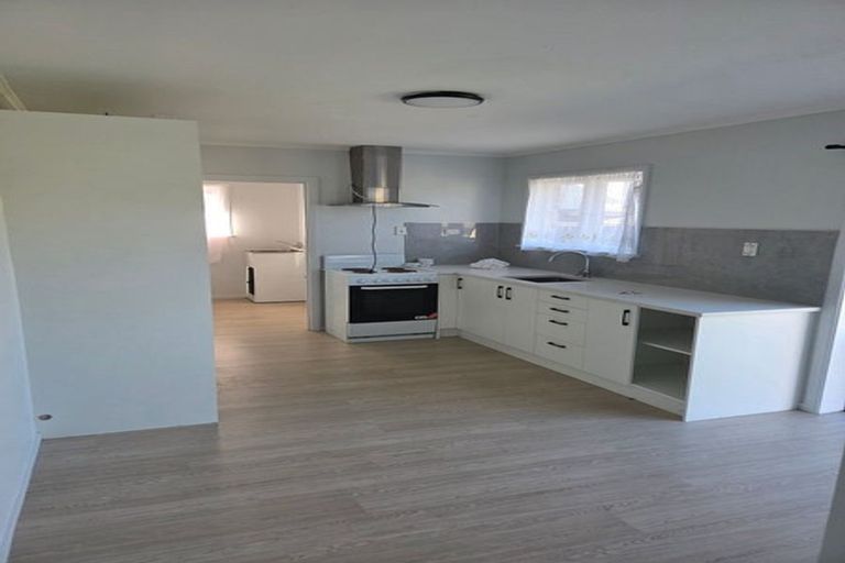 Photo of property in 22a Sutton Crescent, Papakura, 2110