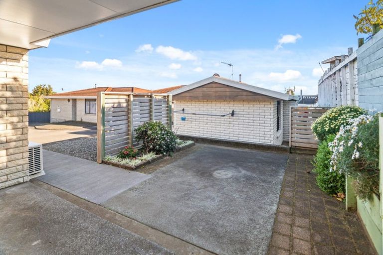 Photo of property in 4/476 Devon Street East, Strandon, New Plymouth, 4312