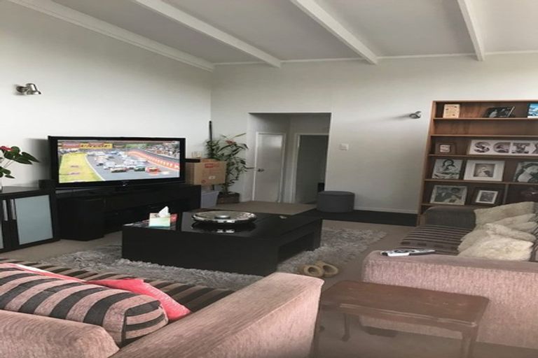 Photo of property in 15 Vandeleur Avenue, Birkdale, Auckland, 0626