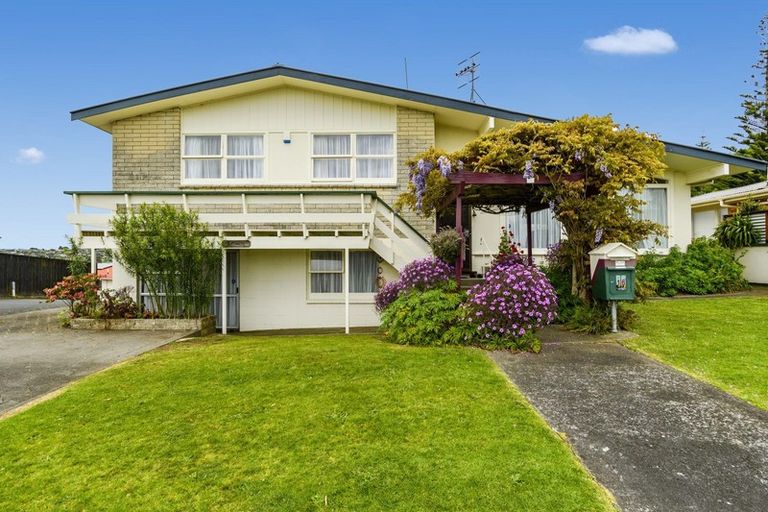 Photo of property in 16 The Drive, Brookfield, Tauranga, 3110