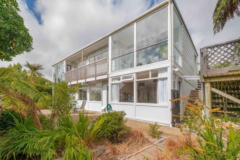 Photo of property in 1a Woodstock Terrace, Tawa, Wellington, 5028