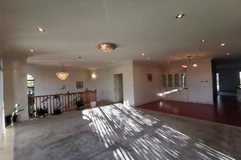 Photo of property in 46 Waimanu Bay Drive, Te Atatu Peninsula, Auckland, 0610